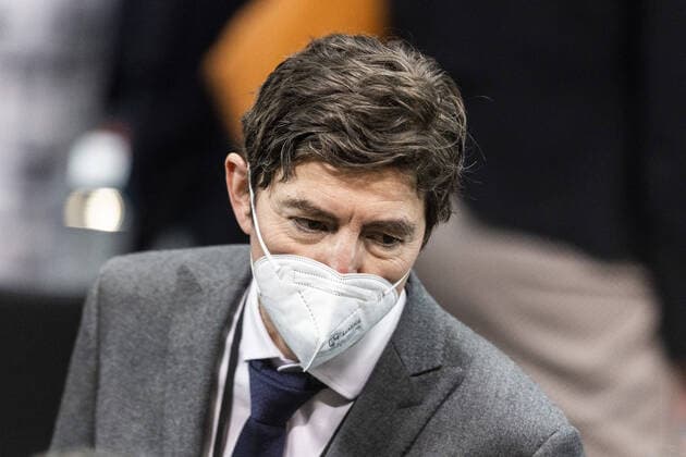 Virologe Christian Drosten, aufgenommen im Rahmen der Bundesversammlung zur Wahl des Bundespraesidenten im Paul-Loebe-Haus in Berlin, 13.02.2022. Neben dem Amtsinhaber Frank-Walter Steinmeier treten zur Wahl an Gerhard Trabert, unterstuetzt von Die Linke, Max Otte, unterstuetzt von der AfD, sowie Stefanie Gebauer, unterstuetzt von den Freien Waehlern. Berlin Deutschland *** Virologist Christian Drosten, recorded during the Federal Convention for the Election of the German President at the Paul Loebe Haus in Berlin, 13 02 2022 In addition to the incumbent Frank Walter Steinmeier, Gerhard Trabert, supported by Die Linke, Max Otte, supported by the AfD, and Stefanie Gebauer, supported by the Free Voters Berlin Germany are running for election Copyright: xFlorianxGaertner photothek.dex