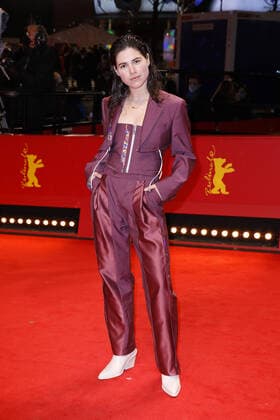 Entertainment Bilder des Tages Hanna van Vliet, die Schauspielerin bei der Ankunft zur Verleihung der European Shooting Stars im Rahmen der 72. Internationale Filmfestspiele Berlinale am 13.02.2022 in Berlin Verleihung der European Shooting Stars 2022 in Berlin