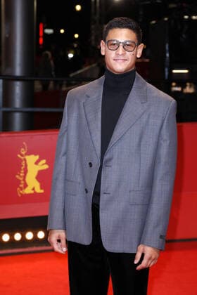 Emilio Sakraya bei der Ankunft zur Verleihung der European Shooting Stars im Rahmen der 72. Internationale Filmfestspiele Berlinale am 13.02.2022 in Berlin Verleihung der European Shooting Stars 2022 in Berlin