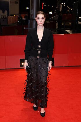 Anamaria Vartolomei, die Schauspielerin bei der Ankunft zur Verleihung der European Shooting Stars im Rahmen der 72. Internationale Filmfestspiele Berlinale am 13.02.2022 in Berlin Verleihung der European Shooting Stars 2022 in Berlin
