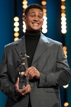 Bilder des Jahres 2022, Entertainment 02 Februar Entertainment Themen der Woche KW07 Entertainment Bilder des Tages Emilio Sakraya (Deutschland) bei der Verleihung der European Shooting Stars Awards 2022 auf der Berlinale 2022 72. Internationale Filmfestspiele Berlin im Berlinale Palast. Berlin, 14.02.2022 *** Emilio Sakraya Germany at the European Shooting Stars Awards 2022 at the Berlinale 2022 72 Berlin International Film Festival at the Berlinale Palast Berlin, 14 02 2022. Foto:xC.xNiehausx xFuturexImage