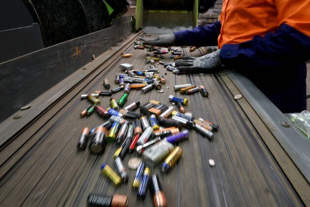 ENVIRONMENT BATTERIES FEATURE, Workers sort batteries for recycling at Envirostream Australia in Melbourne, Monday, February 14, 2022. A new scheme will be introduced to combat one of the nation?s fastest growing waste streams and redirect the 90% of used batteries that currently end up in landfill. ( NO ARCHIVING, EDITORIAL USE ONLY, NO USE IN BOOKS WITHOUT CONSENT MELBOURNE VIC AUSTRALIA  Copyright: xJOELxCARRETTx 20220214001623801208