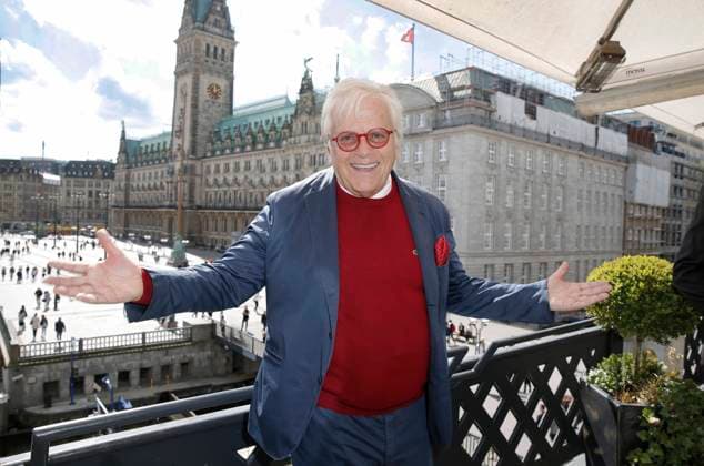 Preisträger - Optimist des Jahres 2019 an Prof. Justus Frantz 29. Brunch der Optimisten in der Hanse Lounge am 27. April 2019 in Hamburg *** Award Winner Optimist of Year 2019 to Prof Justus Frantz 29 Brunch the Optimists in the Hanseatic League Lounge on 27 April 2019 in Hamburg Copyright: xVISTAPRESSx xLanaxYassi