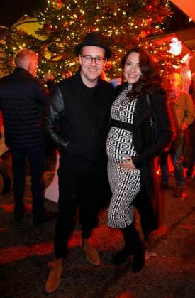 Ben Blümel mit Ehefrau Caro (Schwanger) 16.Original Roncalli Weihnachtscircus am 19. Dezember 2019 im Tempodrom in Berlin *** Ben Blümel with Wife Caro pregnant 16 Original Roncalli Christmas Circus on 19 December 2019 at Tempodrom in Berlin Copyright: xVISTAPRESSx xLanaxYassi