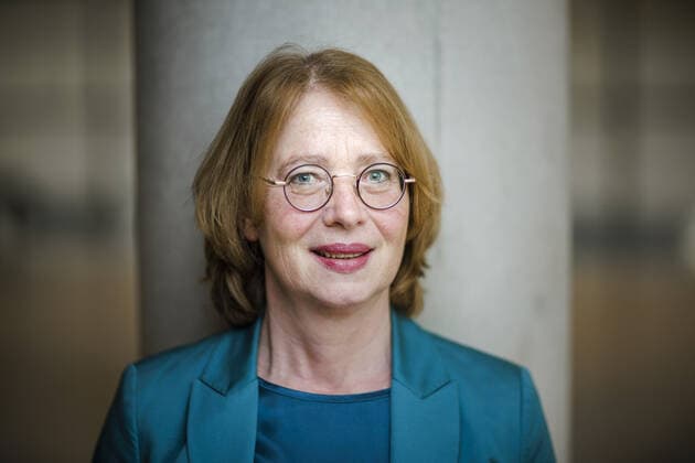 Tabea Roessner (Buendnis 90 Die Gruenen), MdB, posiert fuer ein Foto. Berlin, 16.02.2022 Berlin Deutschland