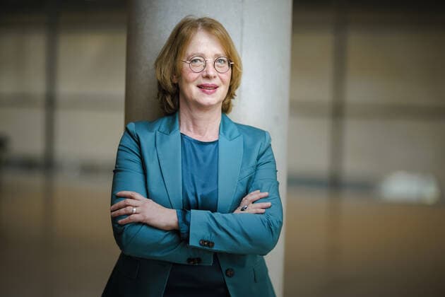 Tabea Roessner (Buendnis 90 Die Gruenen), MdB, posiert fuer ein Foto. Berlin, 16.02.2022 Berlin Deutschland