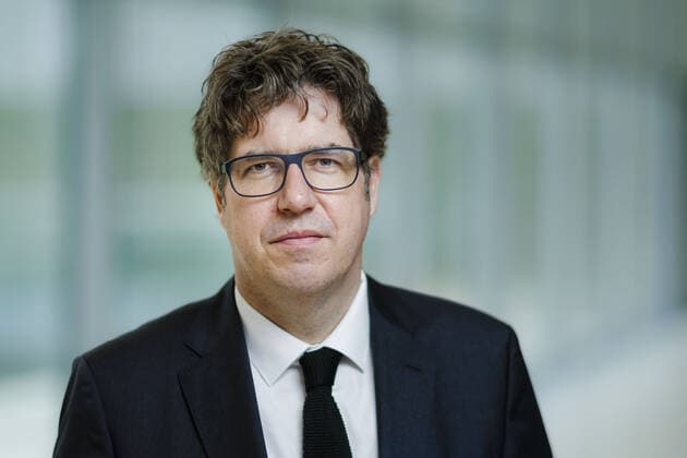 Michael Kellner (Buendnis 90 Die Gruenen), Parlamentarischer Staatssekretaer beim Bundesminister fuer Wirtschaft und Klimaschutz, und Beauftragter der Bundesregierung fuer den Mittelstand. posiert fuer ein Foto. Berlin, 16.02.2022 Berlin Deutschland