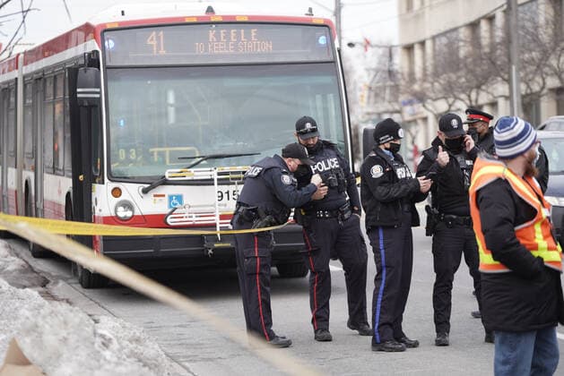 February 16, 2022, Toronto, Ontario, Canada: For the second time in 7 days, a TTC worker has been seriously injured in a stabbing. Just after 1pm, a TTC Bus driver on the 41 Keele bus was stabbed following a dispute with a group of young men. The altercation continued outside the bus where he was stabbed multiple times. The driver was rushed to hospital in serious condition. No suspects have been arrested at this time. Toronto Canada - ZUMAm215 20220216_zip_m215_003 Copyright: xArlynxMcAdoreyx