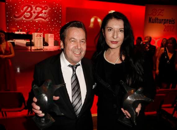 Roland Kaiser (B.Z.-Kulturpreis für musikalischen Erfolg) Performance-Künstlerin Marina Abramovic (B.Z.-Kulturpreis für Bildende Kunst) B.Z.-Kulturpreis am 26. Januar 2012 im Axel-Springer-Haus in Berlin *** Roland Kaiser B Z Culture Prize for musical Success Performance Artist Marina Abramovic B Z Culture Prize for Visual Art B Z Culture Prize on 26 January 2012 at Axel Springer House in Berlin Copyright: xVISTAPRESS G.xChlebarov
