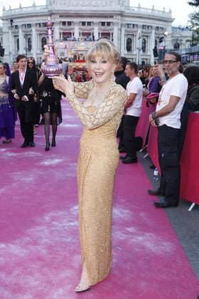 Barbara Eden 21. Life Ball 2013 am 25. Mai 2013 am Rathausplatz in Wien *** Barbara Eden 21 Life Ball 2013 on 25 May 2013 on City Hall Square in Vienna Copyright: xVISTAPRESS G.xChlebarov