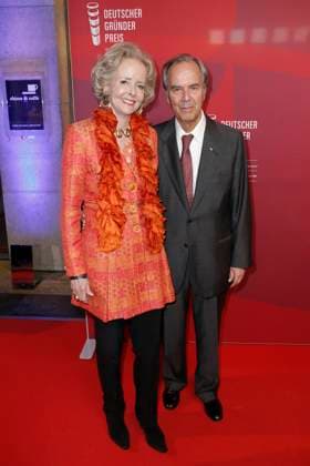 Isa Gräfin von Hardenberg Dieter Stolte DEUTSCHER GRÜNDERPREIS 2013 am 25. Juni 2013 im ZDF-Hauptstadtstudio Zollernhof in Berlin *** Isa Countess from Hardenberg Dieter Stolte German Founder s Prize 2013 on 25 June 2013 at ZDF Hauptstadtstudio Zollernhof in Berlin Copyright: xVISTAPRESS G.xChlebarov
