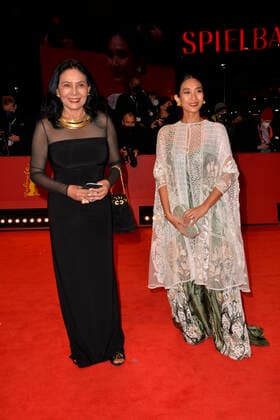 Jais Darga und Happy Salma Abschluss Feier Berlinale 2022 Berlinale Palast International Film Festival Berlinale 2022 Berlin 16.02.2022