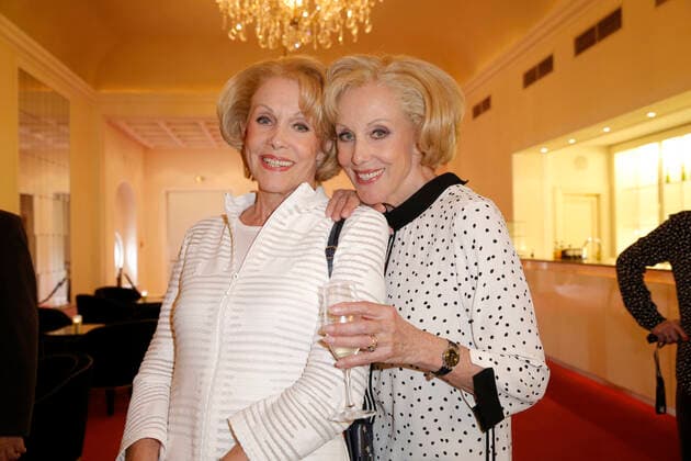 Alice und Ellen Kessler Empfang anlässlich der Premiere von Musical ICH WAR NOCH NIEMALS IN NEW YORK mit Alice und Ellen Kessler am 31. Mai 2015 im Stage Theater des Westens in Berlin. Kessler-Zwillinge teilen sich eine der Hauptrollen (Maria Wartberg) und werden bis Mitte Juli 2015 abwechselnd auf der Bühne stehen. *** Alice and Ellen Kessler Reception on the occasion of the Premiere from Musical Me was still never in New York with Alice and Ellen Kessler on 31 May 2015 at Stage Theatre of West in Berlin Kessler Twins share itself a the Leading roles Maria Wartberg and become to Middle July 2015 alternately at the Stage Standing Copyright: x
