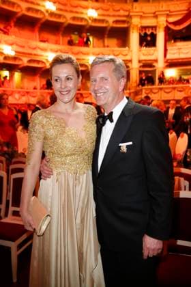 Bettina und Christian Wulff 11. SemperOpernball am 29. Januar 2016 in der Semperoper in Dresden *** Bettina and Christian Wulff 11 SemperOperaball on 29 January 2016 in the Semper Opera House in Dresden Copyright: xVISTAPRESSx xLanaxYassi