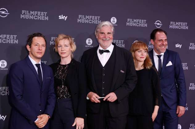 Trystan Pütter Sandra Hüller Peter Simonischek Regisseurin Maren Ade Thomas Loibl FILMFEST MÜNCHEN am 23. Juni 2016 im Mathäser Filmpalast mit dem ERÖFFNUNGSFILM Toni Erdmann *** Trystan Pütter Sandra Hüller Peter Simonischek Director Maren ADE Thomas Loibl Film Festival Munich on 23 June 2016 at Mathäser Filmpalast with the Opening film Toni Erdmann Copyright: x