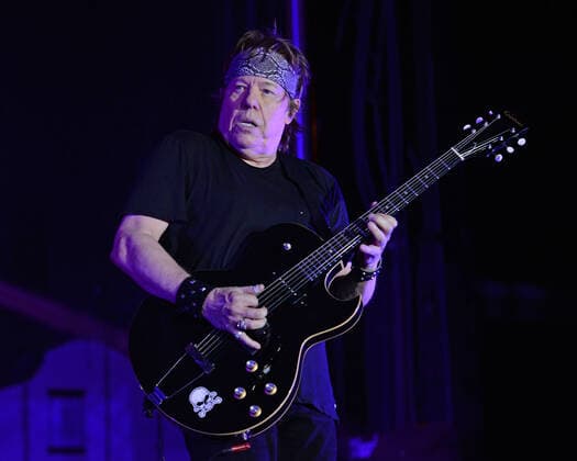 COCONUT CREEK, FL - FEBRUARY 17: George Thorogood and The Destroyers performs at The Seminole Coconut Creek Casino on February 17, 2022 in Coconut Creek , Florida. Copyright: xmpi04x