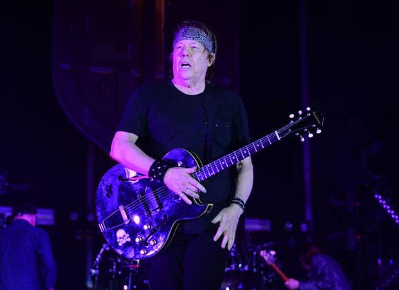 COCONUT CREEK, FL - FEBRUARY 17: George Thorogood and The Destroyers performs at The Seminole Coconut Creek Casino on February 17, 2022 in Coconut Creek , Florida. Copyright: xmpi04x