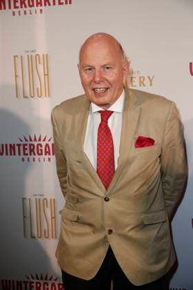 Christoph Stölzl The First FLUSH Künstlerin Fiona_Bennett und Designer Hans Joachim_Böhme haben fuÌˆr den Wintergarten Berlin Sanitärräume entworfen. Präsentation am 11. September 2017 in Berlin *** Christoph Stölzl The First Flush Artist Fiona Bennett and Designer Hans Joachim Böhme have fuÌˆr the Winter Garden Berlin Sanitary facilities designed Presentation on 11 September 2017 in Berlin Copyright: xVISTAPRESSx xG.xChlebarov
