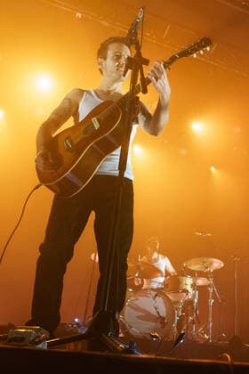 February 19, 2022, Madrid, Spain: Singer David Ruiz of the group La M.O.D.A performs during the concert at the Sala La Riviera in Madrid. Madrid Spain - ZUMAs197 20220219_zaa_s197_170 Copyright: xAtilanoxGarciax