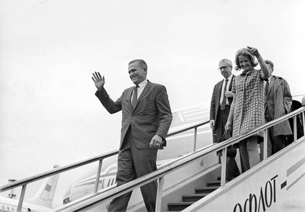 F. Borman and the accompanying persons at the Leningrad airport 836197 02.07.1969 American cosmonaut Frank Borman in the USSR. F. Borman and the accompanying persons at the Leningrad airport. Yuriy Somov Sputnik St. Petersburg Russia  Copyright: xYuriyxSomovx