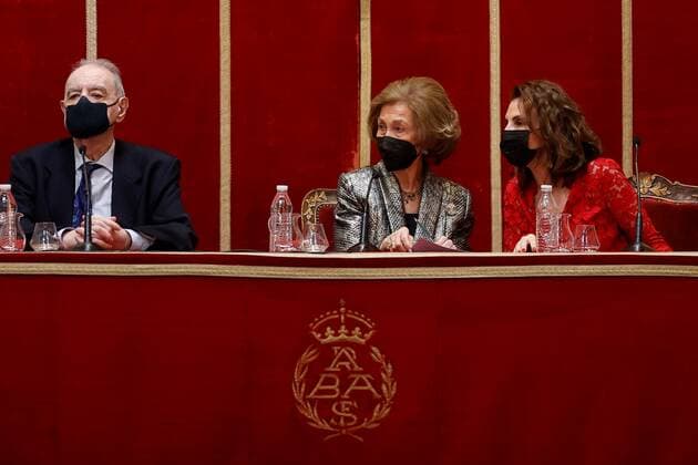 Spanish former Queen Sofia (C) next to Fine Arts Royal Academy of San Fernando, Tomas Marco (L) and Callia Foundation chairwoman Carmen Reviriego (R) during the Iberoamericam Prizes organizated by Callia Foundation in Madris, Spain on 22 February 2022. Spanish former Queen Sofia attends to the Iberoamericam Prizes !ACHTUNG: NUR REDAKTIONELLE NUTZUNG!  Copyright: xChemaxMoyax GRAF2876 20220222-d74a7343d5af0359a5dfa702f6d98a929f3679f6