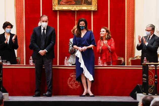 Jorge Perez (L) and Darlene Boytel-Perez (R) recieves from hand of Spanish former Queen Sofia (C) one of the Iberoamericam Prizes organizated by Callia Foundation during an act held in Madrid, Spain on 22 February 2022. Spanish former Queen Sofia attends to the Iberoamericam Prizes !ACHTUNG: NUR REDAKTIONELLE NUTZUNG!  Copyright: xChemaxMoyax GRAF2917 20220222-4341c88dbe40067c517d8e0ee8fd17aa76684e13