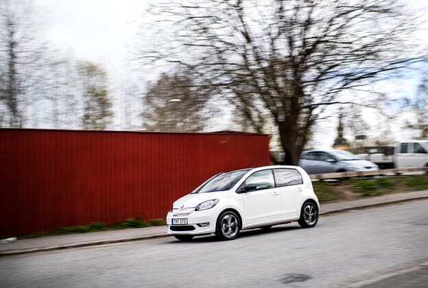 A car driving on the road, Skoda Citigo-e IV SÖDERTÄLJE SWEDEN x10050x *** A car driving on the road, Skoda Citigo e IV SÖDERTÄLJE SWEDEN x10050x,  Copyright: xPontusxLundahl TTx SKODA CITIGO-E