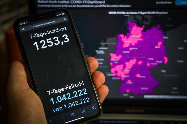 Coronavirus in Deutschland - Covid-19-Dashboard des Robert Koch-Institut 26.02.2022: Robert Koch-Institut: 7-Tage-Inzidenz 1253,3. 7-Tage-Fallzahl 1.042.222 COVID-19-Fälle 14.574.845. Zugang um 175.833 gegenüber dem Vortag. COVID-19-Todesfälle 122.621 Zugang um 250 gegenüber dem Vortag.