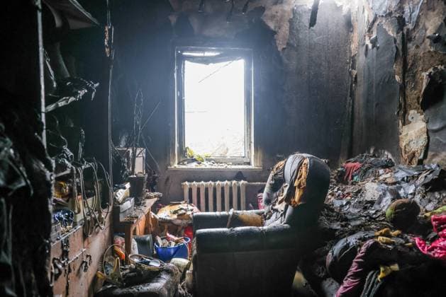 Ukraine-Krieg, Jahrestag der Invasion, Chronologie der Ereignisse, Archivbilder News Bilder des Tages DONETSK, DONETSK PEOPLE S REPUBLIC - FEBRUARY 28, 2022: Shellfire damage in a house in Donetskâ€™s Kiyevsky District. Tension began to escalate in Donbass on 17 February, with the Donetsk People s Republic and the Lugansk People s Republic reporting the most intense shellfire in months. Early on 24 February, Russia s President Putin announced his decision to launch a special military operation after considering requests from the leaders of the Donetsk People s Republic and the Lugansk People s Republic. Alexander Ryumin TASS  TS125C72