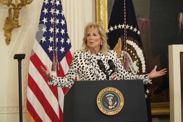 February 28, 2022, Washington, District of Columbia, USA: First lady Dr. Jill Biden makes opening remarks as she and United States President Joe Biden host a celebration in observance of Black History Month in the East Room of the White House in Washington, DC on Monday, February 28, 2022. Black federal, state and local government officials as well as Civil Rights leaders are in attendance Washington USA - ZUMAs152 20220228_zaa_s152_039 Copyright: xChrisxKleponisx-xPoolxviaxCNPx