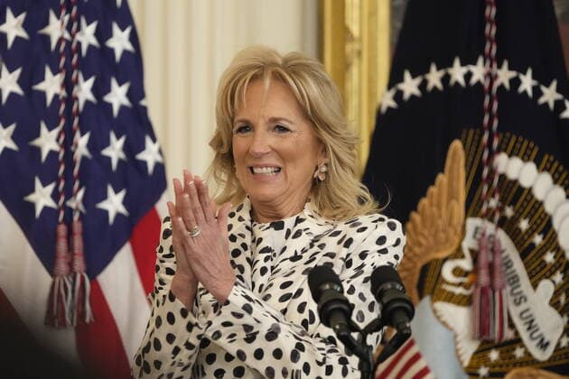 February 28, 2022, Washington, District of Columbia, USA: First lady Dr. Jill Biden makes opening remarks as she and United States President Joe Biden host a celebration in observance of Black History Month in the East Room of the White House in Washington, DC on Monday, February 28, 2022. Black federal, state and local government officials as well as Civil Rights leaders are in attendance Washington USA - ZUMAs152 20220228_zaa_s152_046 Copyright: xChrisxKleponisx-xPoolxviaxCNPx