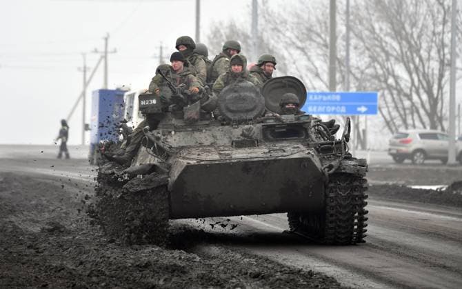 News Themen der Woche KW09 Russia Ukraine Military Operation 8129928 02.03.2022 Russian military hardware moves along a road near the border with Ukraine in Belgorod region, Russia. Mikhail Voskresenskiy Sputnik Belgorod region Russia  Copyright: xMikhailxVoskresenskiyx