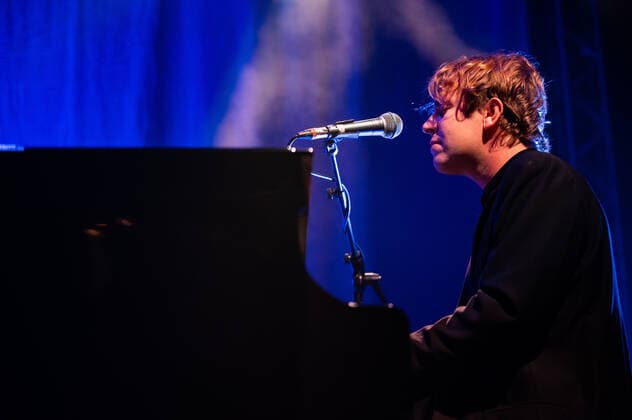 Tom Odell performs at the Leeds O2 academy. Featuring: Tom Odell Where: Leeds, England, United Kingdom When: 01 Mar 2022 Credit: Graham Finney Cover Images Copyright: xx 51226150 EDITORIAL USE ONLY. NOT FOR USE BY NEWSPAPERS BASED IN THE UK.