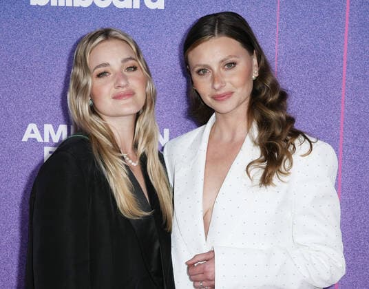 March 2, 2022, Inglewood, CA, USA: Aly Michalka and AJ Michalka attend Billboard Women in Music 2022 at YouTube Theater on March 02, 2022 in Inglewood, California. Inglewood USA - ZUMAs181 20220302_zea_s181_144 Copyright: xImagespacex