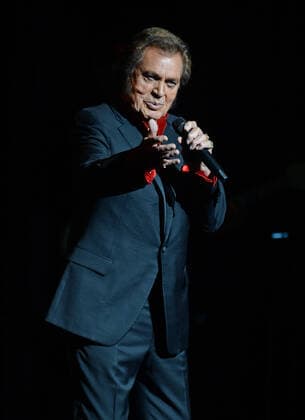 FORT LAUDERDALE FL - MARCH 02: Engelbert Humperdinck performs at The Broward Center for the Performing Arts on March 2, 2022 in Fort Lauderdale, Florida. Copyright: xmpi04 MediaPunchx