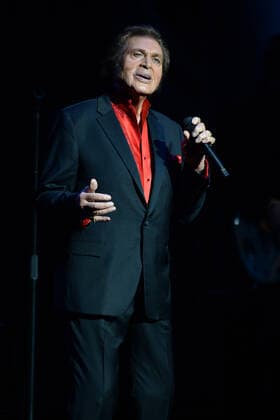FORT LAUDERDALE FL - MARCH 02: Engelbert Humperdinck performs at The Broward Center for the Performing Arts on March 2, 2022 in Fort Lauderdale, Florida. Copyright: xmpi04 MediaPunchx