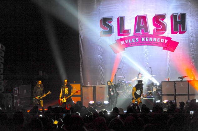 CHICAGO, I - MARCH 2: Slash Ft. Myles Kennedy and the Conspirators performing in concert at the Riviera Theatre in Chicago, Illinois on March 2, 2022. Copyright: xGenexAmbox