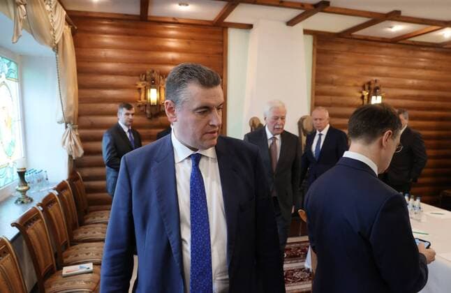 Belarus Russia Ukraine Talks 8131571 03.03.2022 In this handout photo released by BelTA, members of Russian delegation enter the room where the talks between Russia and Ukraine will take place. In the foreground: chairman of the Russian State Duma s International Affairs Committee Leonid Slutsky. For editorial use only, no archive, no commercial use. Maksim Gucheck BelTA Belarus  Copyright: xMaksimxGucheckx