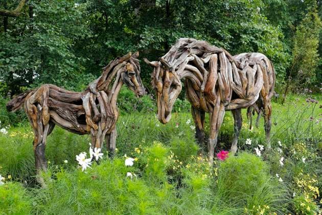 Pferdefigur, Holzskulptur, Botanischer Garten, Montreal, Provinz Quebec, Kanada, Nordamerika *** Horse figure, wooden sculpture, botanical garden, Montreal, province of Quebec, Canada, North America Copyright: imageBROKER GuentherxSchwermer iblgsc08167376.jpg