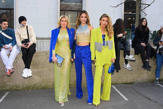 Bilder des Jahres 2022, Entertainment 03 März Entertainment Themen der Woche KW09 Entertainment Bilder des Tages Guest CELEBRITES : Arrivees et departs du defile Elie Saab - Paris - 05 03 2022 FedericoPestellini Panoramic 