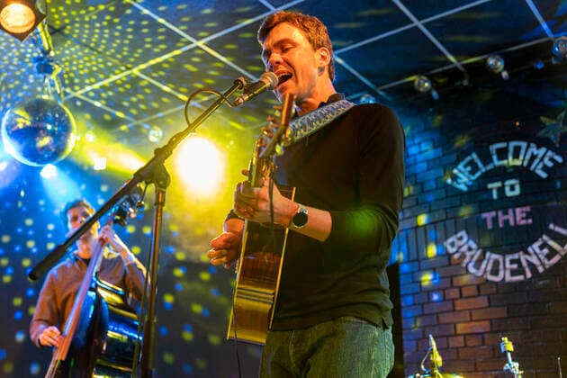 People show support for Ukraine at live music fundraiser Nick Shaklevich at the Ukrainian Refugee Fundraiser at the Brudenell Social Club, Leeds, UK Leeds Brudenell Social Club West Yorkshire United Kingdom Copyright: xIamxBurn NewsxImagesx