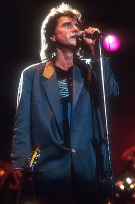 Ray Davies of The Kinks performing circa 1984 Copyright: xJeffreyxMayerx xRockxNegativesx xMediaPunchx