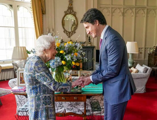 Bilder des Jahres 2022, Entertainment 03 März Entertainment Themen der Woche KW10 Entertainment Bilder des Tages . 07 03 2022. Windsor, United Kingdom. Queen Elizabeth II receives Canadian Prime Minister Justin Trudeau during an audience at Windsor Castle.  xPoolx xi-Imagesx IIM-23175-0006