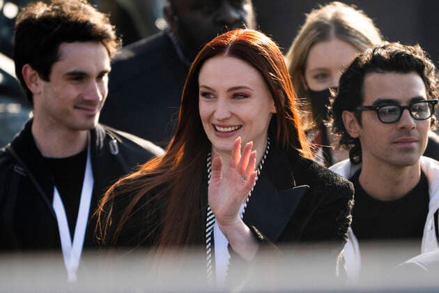 Bilder des Jahres 2022, Entertainment 03 März Entertainment Themen der Woche KW10 Entertainment Bilder des Tages Sophie Turner CELEBRITES : Arrivees des Celebrites au defile Louis Vuitton - Paris - 07 03 2022 JBAutissier Panoramic 