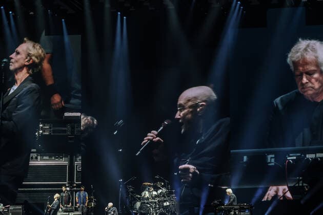 Konzert von Genesis, @ Mercedes Arena, Berlin Genesis, Gesang Phil Collins Keyboard Tony Banks Bass, Gitarre Mike Rutherford Schlagzeug (live) Nicholas Nic Collins