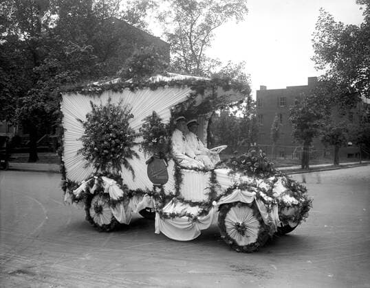 Gude Florists parade float ca. early 1900s 1062_05_l_-7234-