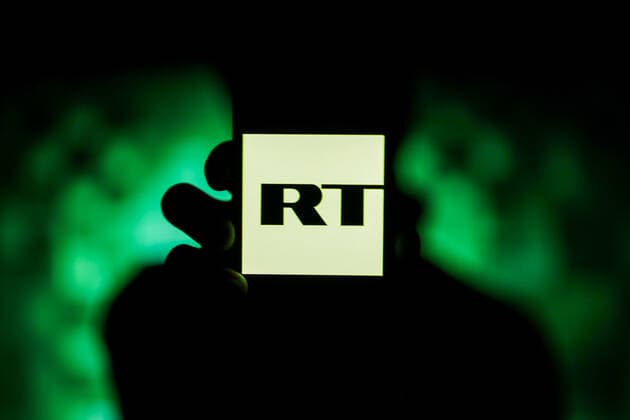 March 6, 2022, Gaziantep, Turkey: Gaziantep, Turkey. 07 March 2022. The logo of RT from the screen of a smartphone. RT, also known as Russia Today, is a Russian state-controlled international television news channel. Recent EU sanctions on Russia in response to RussiaÃ¢â‚¬â ¢s military attack on Ukraine have targeted RT suspending the broadcasting activities of the TV network across the continent and disrupting UK access to the TV network. YouTube has also blocked RT from screaming across Europe and the UK from its social media platform Gaziantep Turkey - ZUMAd99_ 20220306_zap_d99_012 Copyright: xMuhammedxIbrahimxAlix