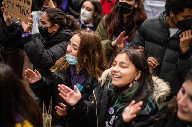 IMAGO Creative: Pride Month 2022, Engagement der Jugendlichen Hundreds of women gather in the streets of Zaragoza to celebrate to celebrate March 8, International Women s Day, Spain Zaragoza Spain Copyright: xNanoxCalvox NN-8M-InternationalWomensDay-96