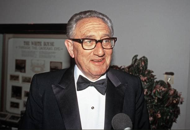 May 14, 1991, Washington, District of Columbia, USA: Former US Secretary of State Henry A Kissinger arrives at the White House in Washington, DC for the State Dinner honoring Queen Elizabeth II on May 14, 1991 Washington USA - ZUMAs152 19910514_zaa_s152_035 Copyright: xRonxSachsx