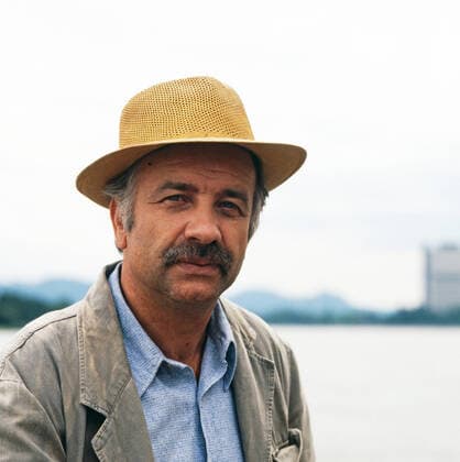 RUHE SANFT, BRUNO Ruhe sanft, Bruno, ARD Kriminalkomödie, 1983, Regie: Hajo Gies, im Bild: Armin Mueller-Stahl als Fjodor Kuschnik. Ruhe sanft, Bruno, TV Crime comedy, 1983, directed by Hajo Gies, on the photo: Armin Mueller-Stahl, Bonn NRW Deutschland Copyright: kpa UnitedArchives55007967 EDITORIAL USE ONLY